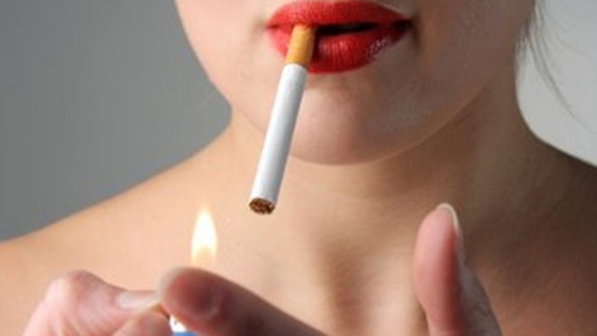 Tanto como fumador como consumidor pasivo: Tabaco afecta la fertilidad y éxito de embarazos