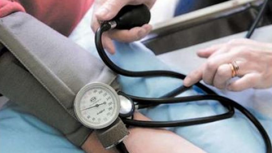 Especialista advierte que el climaterio y la menopausia aumentan la hipertensión